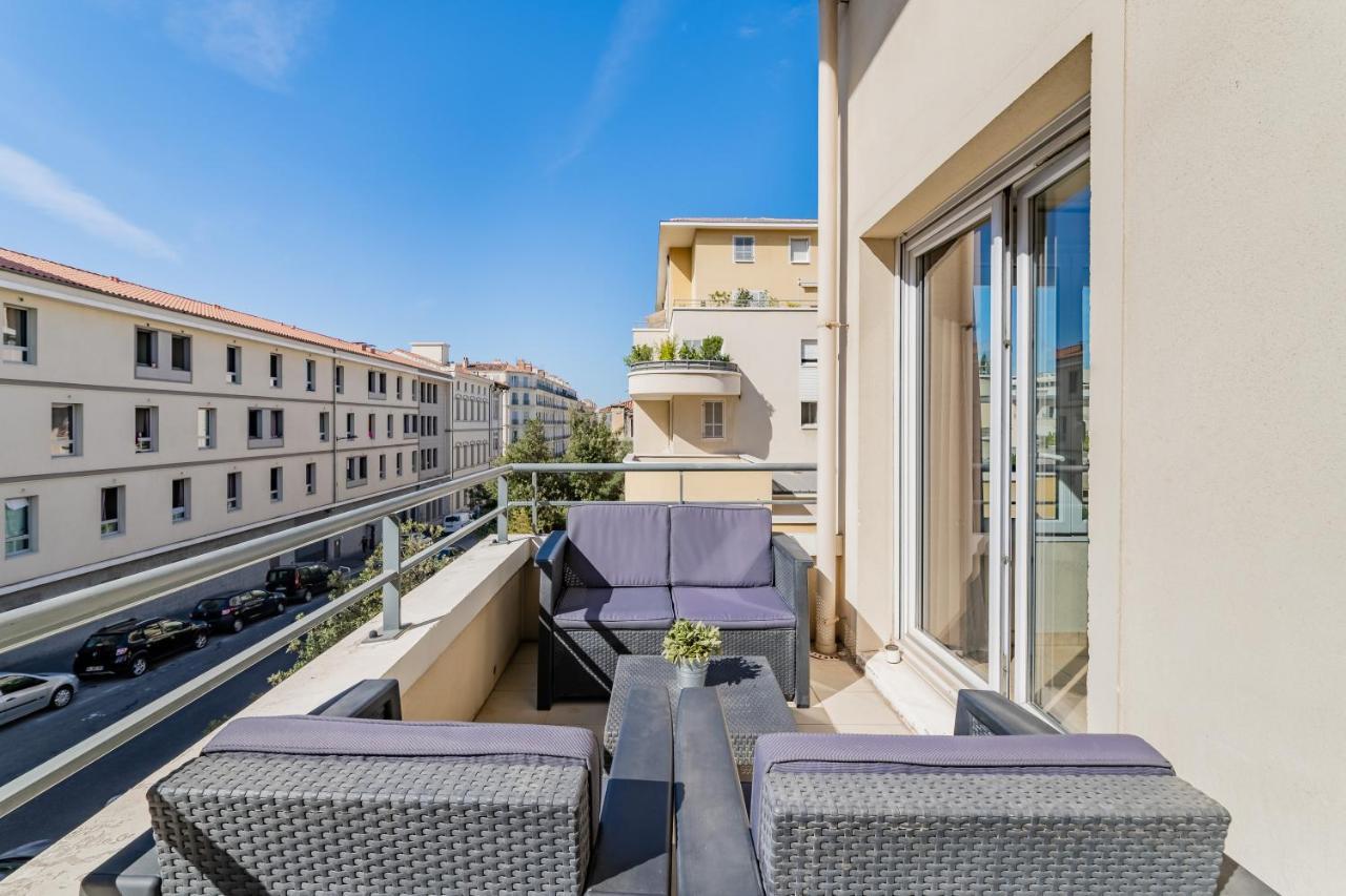 La Joliette; Duplex 2 Chambres, Parking Inclus+ Terrasse+ Ascenseur Marseille Luaran gambar