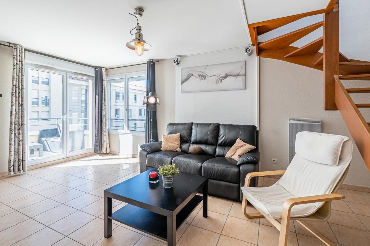 La Joliette; Duplex 2 Chambres, Parking Inclus+ Terrasse+ Ascenseur Marseille Luaran gambar
