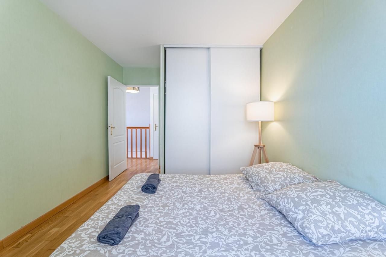 La Joliette; Duplex 2 Chambres, Parking Inclus+ Terrasse+ Ascenseur Marseille Luaran gambar