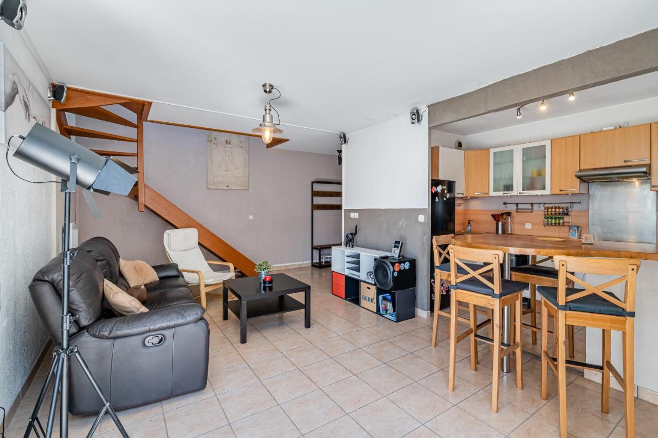 La Joliette; Duplex 2 Chambres, Parking Inclus+ Terrasse+ Ascenseur Marseille Luaran gambar